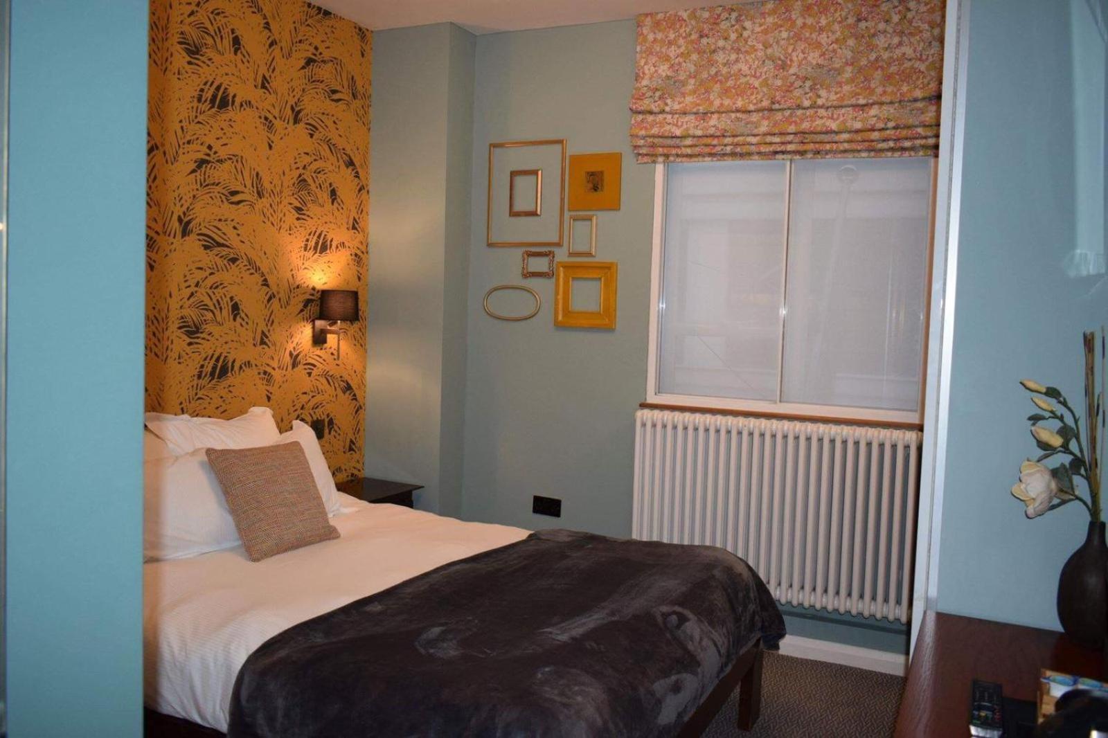 Double Room Private Bathroom