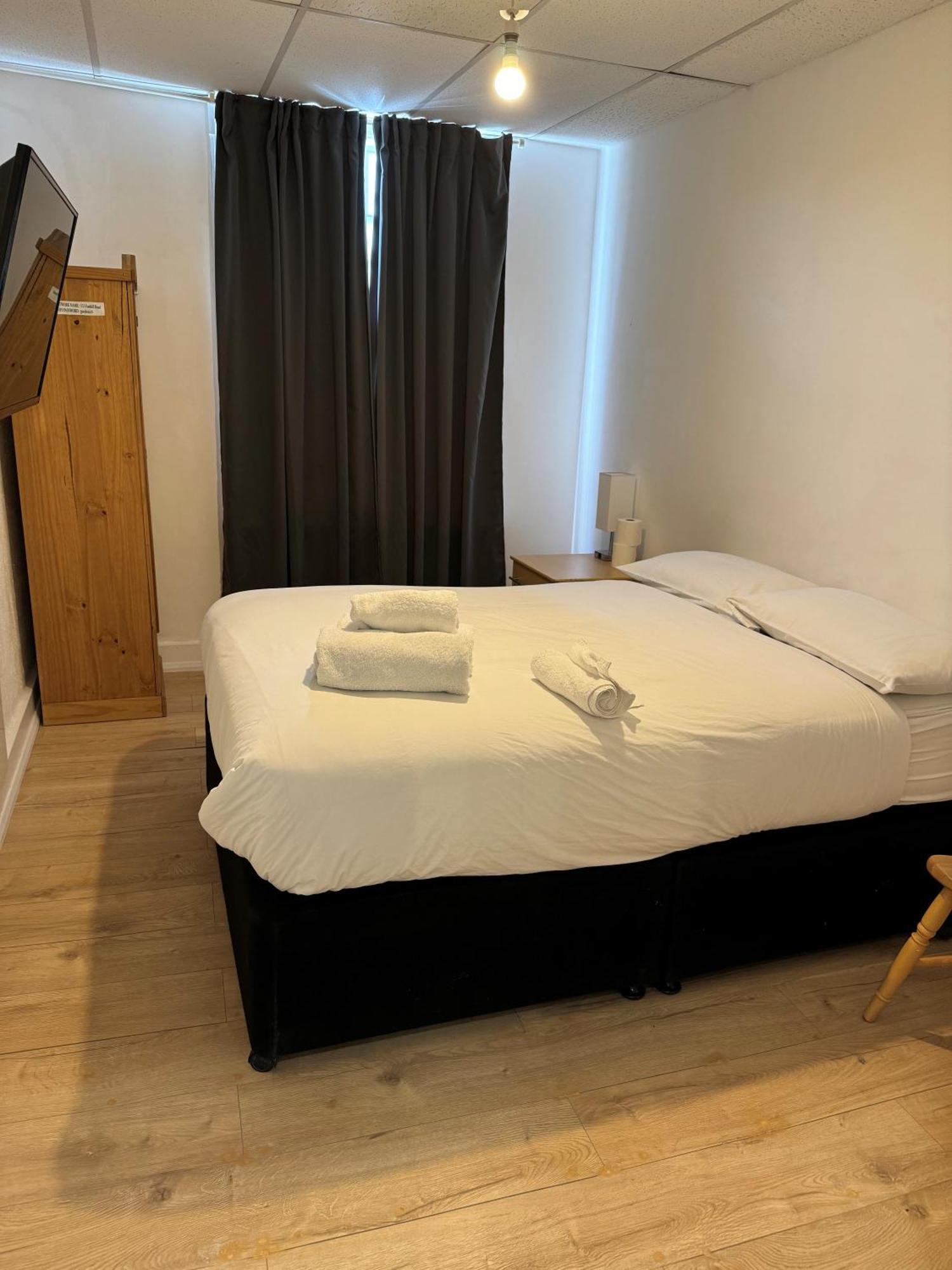 Deluxe Double Room Private Shower shared toilet