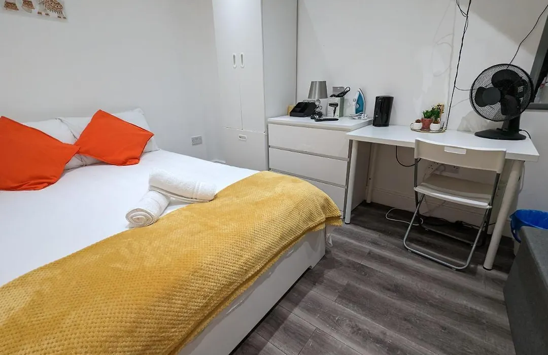 Mile End- Prime Location-1