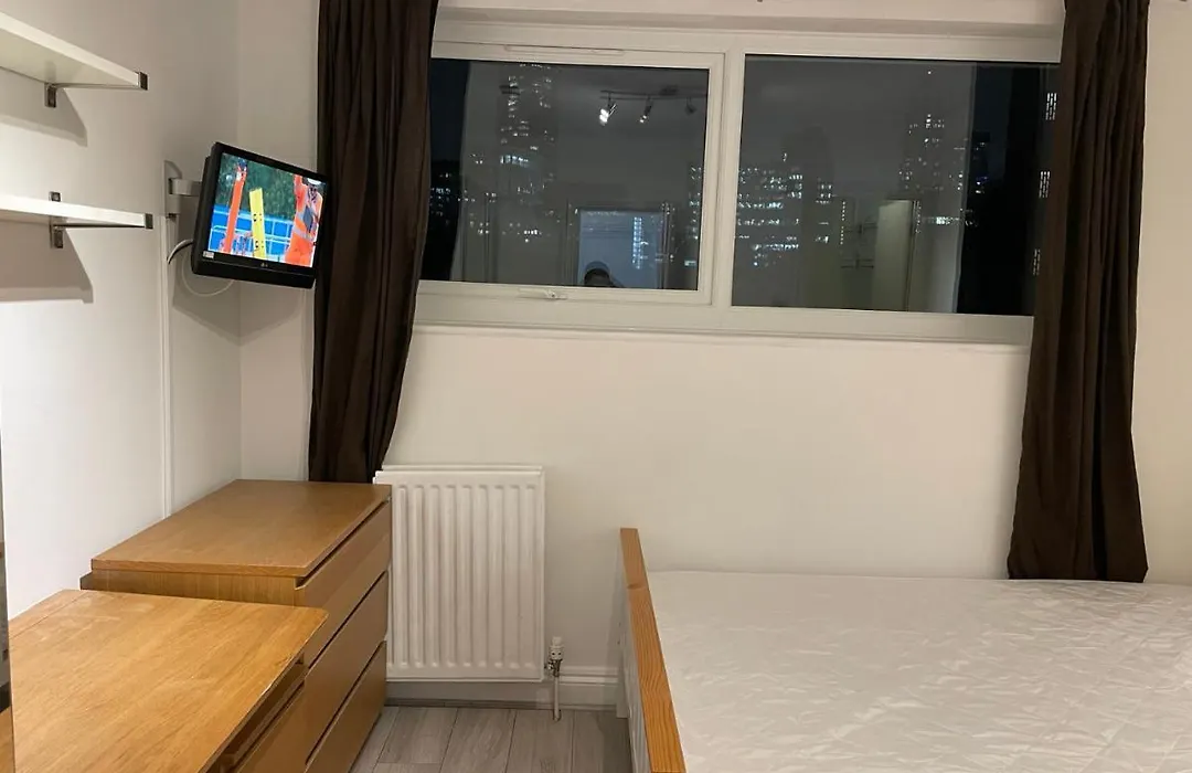 Double Bedroom With En Suite And Fully Fitted Kitchen With Washing/Dryer In Canary Wharf E14-1
