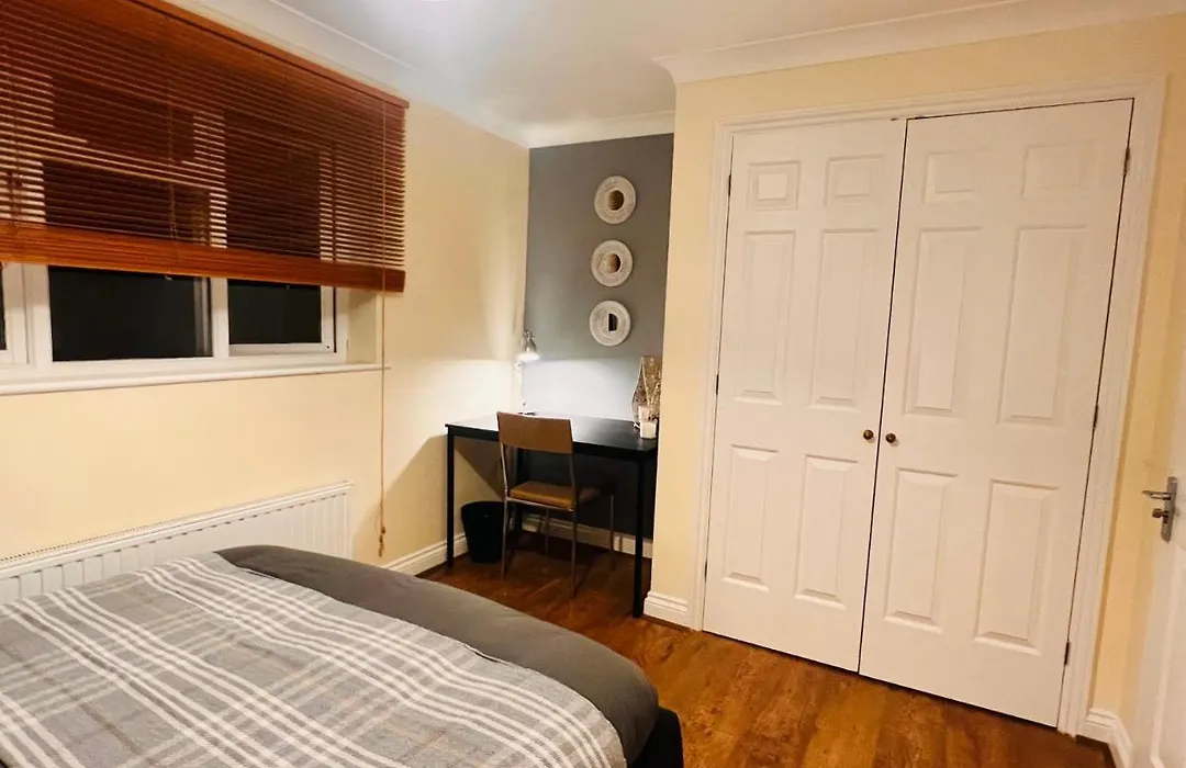 42I Premium Rooms London Exactly Like The Photos-1