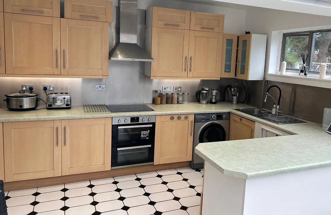 Wandsworth, South London Deluxe King Room 4-1