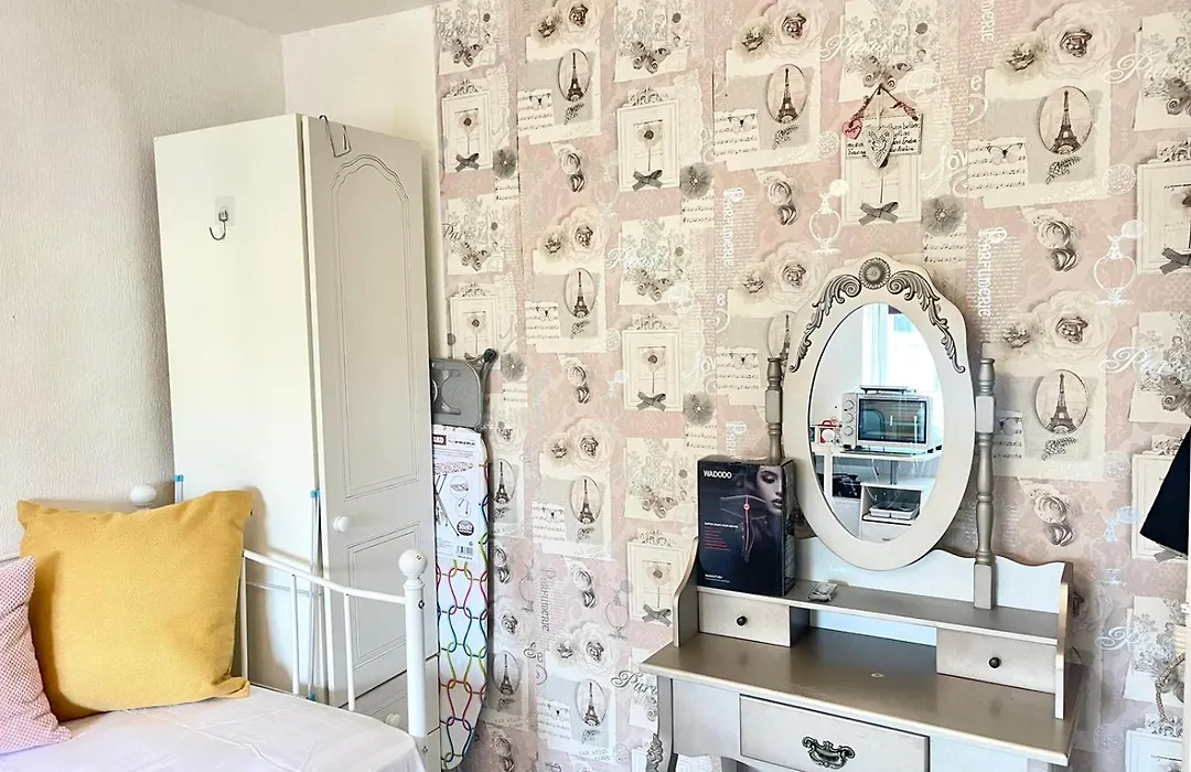 Happy Place With Kitchenette- Female Only-1