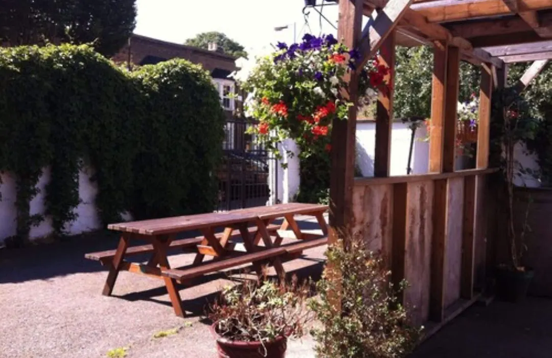 Forest Gate Hotel - Free Parking Limited Spaces-1