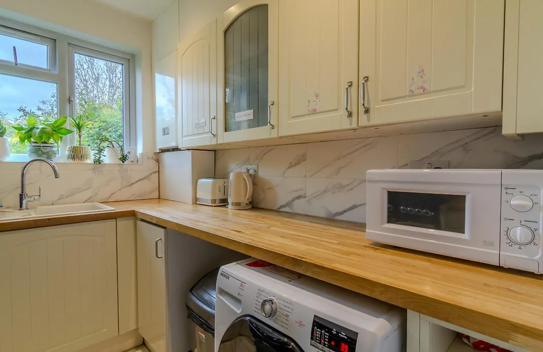Lovely Single Room-1