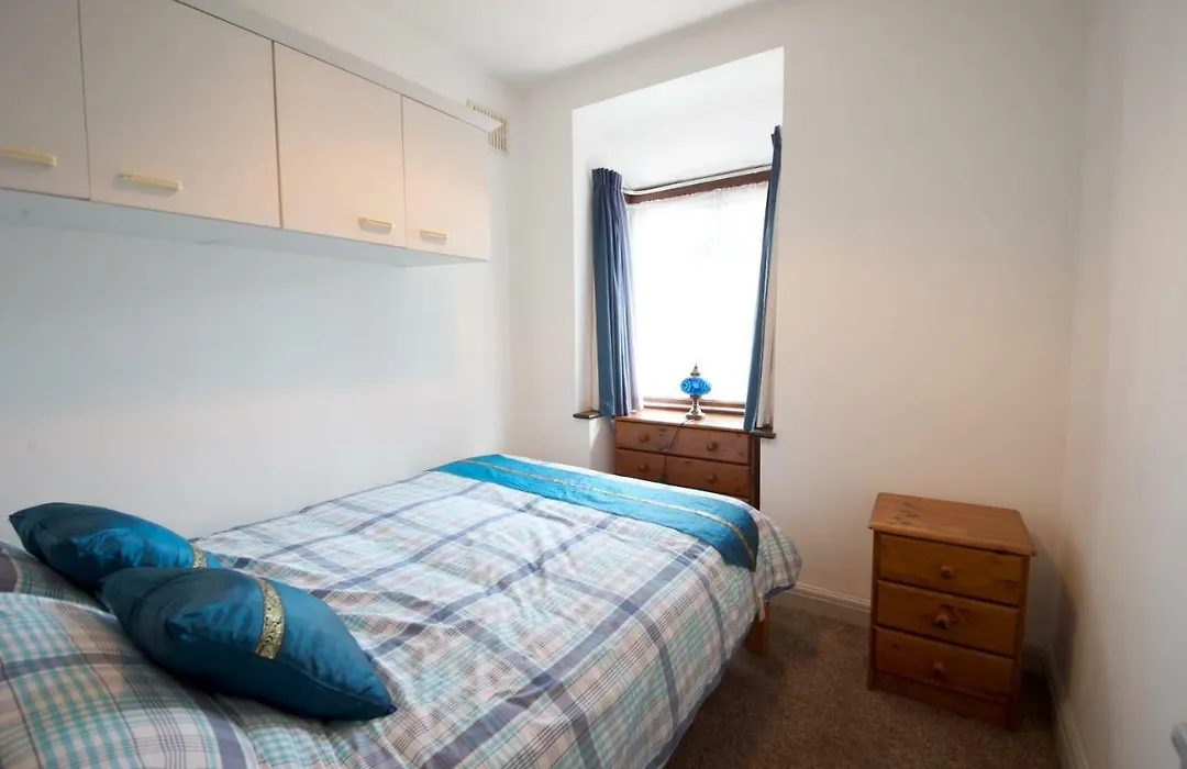 Barnet 3 Bedroom House-1