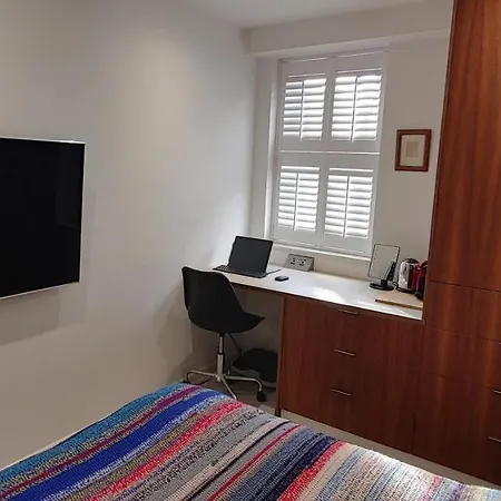 Comfortable Room With Ensuite-2