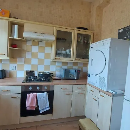 Extra Large One Bedroom Flat With Parking-3