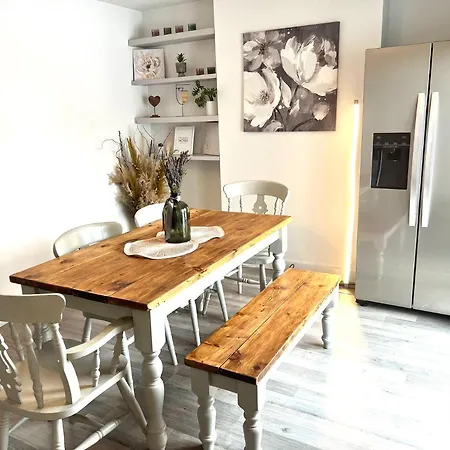 Lovely Single Room-3