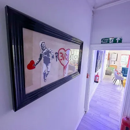 Pink Door Guesthouse-3