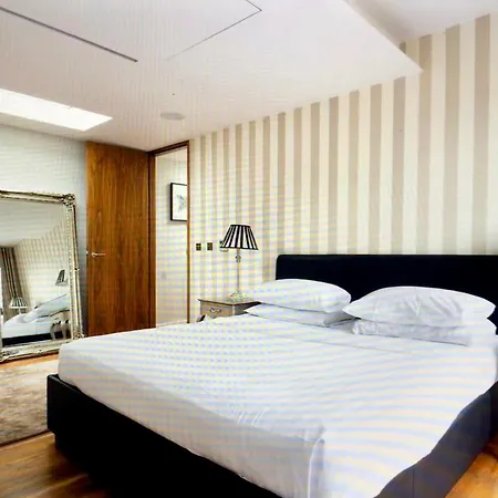 Central London Bed & Breakfast-3