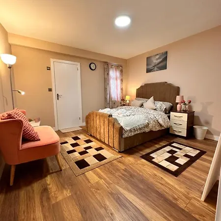 Canary Wharf Single Double And En-Suite Rooms-3