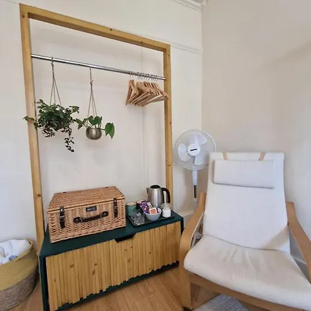 London Cozy Stay-3