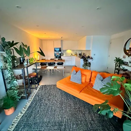 Double Room To Let In Stylish Cosy Flat In Hackney!-3
