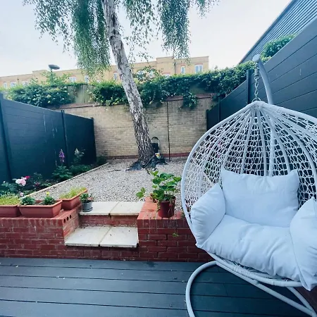 Riverside Deluxe Double Room E14-2