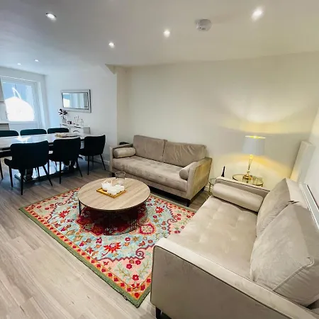 Riverside Premium En suite Double Room E14-2
