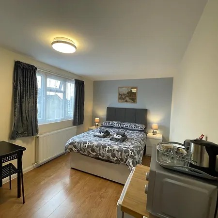 Kensal Lodge Guest House-3