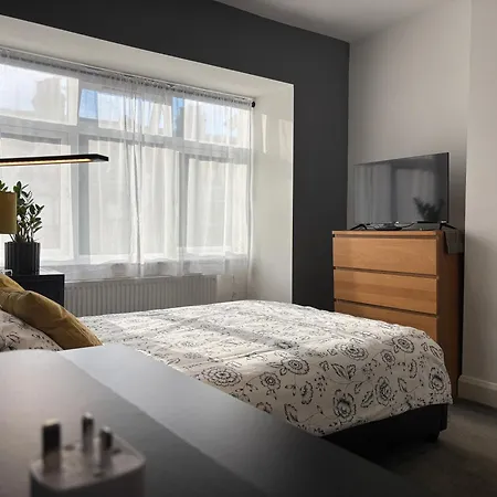 Entire House Floor Perfect For Couples & Freelancers - Available For Single Too-2