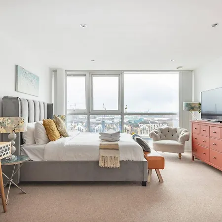 Serene Waterfront Rooms - Excel-3