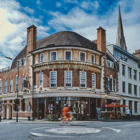 Rose And Crown Stoke Newington-2