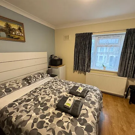 Kensal Lodge 2 Guest House-3