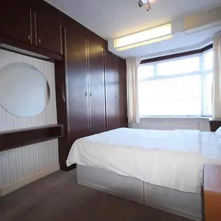 Hill Crescent-3
