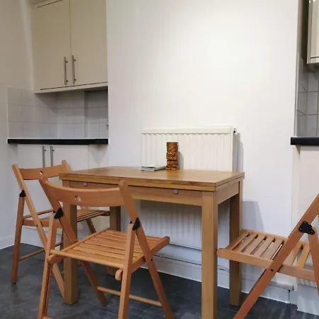 Cosy Flat Close To East Dulwich Station-3